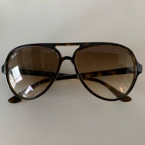 Ray Ban Cats 5000 Classic Sunglasses